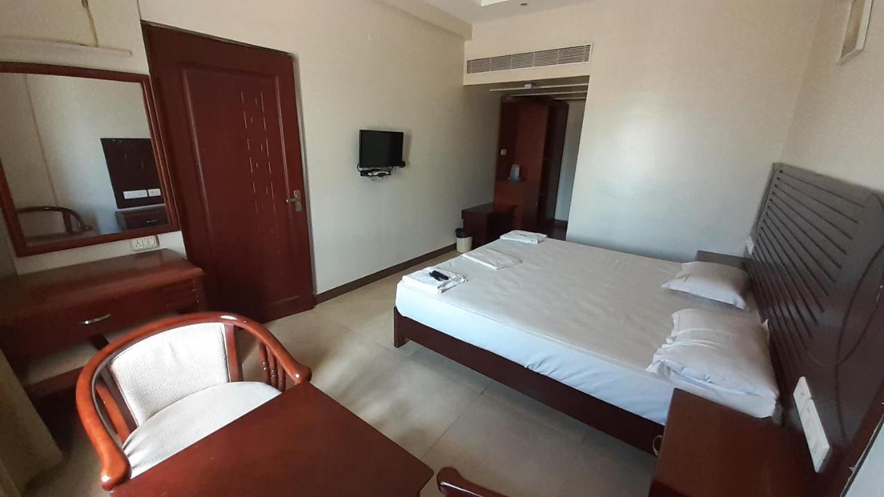Hotel Balaji Inn Танджавур Экстерьер фото